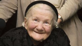 Irena Sendler (Polnische Widerstandskämpferin im 2. Weltkrieg) anlässlich ihrer Auszeichnung zum - Kavalier des Ordens des Lächelns - in Warschau 2007. (Quelle: Imago Images/Eastnews)