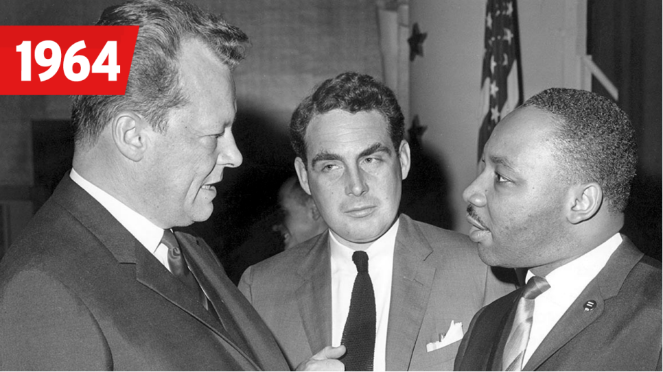 Willy Brandt (l), der regierende Bürgermeister von Berlin, trifft am 15.05.1964 in New York den Bürgerrechtler Dr. Martin Luther King (re), Quelle: dpa