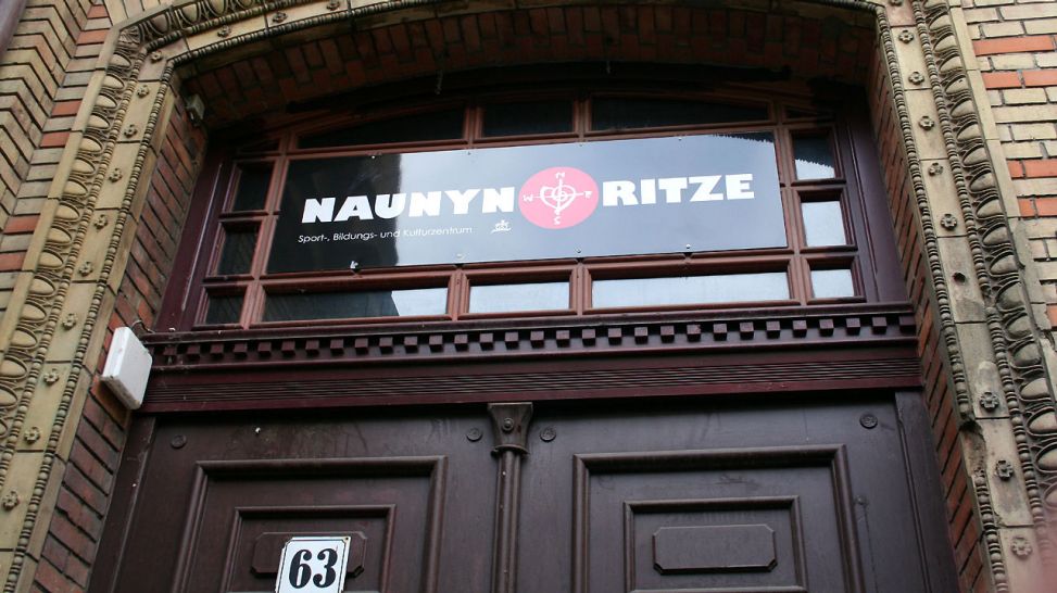 Eingangstür des Jugendclubs Naunynritze, Foto: Karin Laubenstein/ rbb