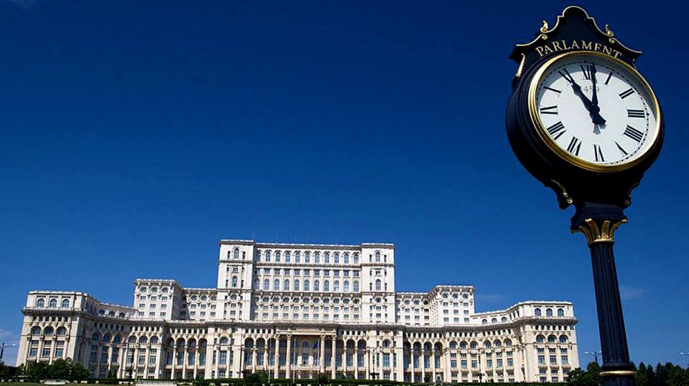 Das zweitgroesste Gebaeude der Welt - der Diktator Ceausescu liess diesen gigantischen Palast in den 80er Jahren als Haus des Volkes errichten, Quelle: rbb