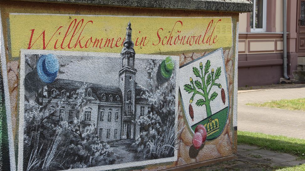 Wandmalerei "Willkommen in Schönwalde", Foto: Andreas Jacob/rbb