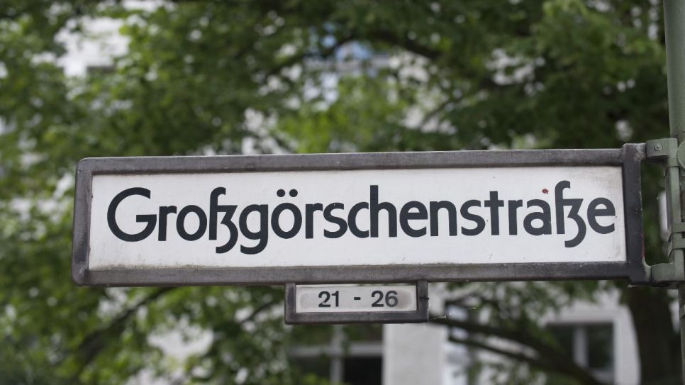 Straßenschild "Großgörschenstraße"- picture alliance / dpa
