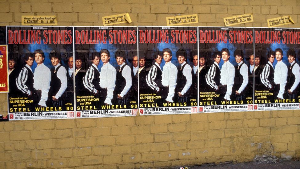 Werbeplakate anlässlich eines Konzertes der Rolling Stones (GBR) im Rahmen ihrer STEEL WHEEL TOUR in Berlin 1990. (Quelle: imago images/Hoffmann)