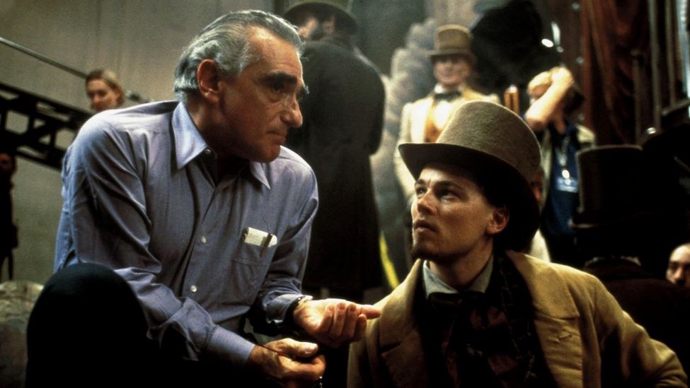 Regisseur Martin Scorsese und Leonardo Dicaprio bei den Dreharbeiten von "Gangs of New York" 2002. (Quelle: AF Archive/Mary Evans Picture Library)