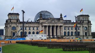 Archivbild:Der Reichstag in Berlin, Sitz des deutschen Bundestages, mit seiner spektakulären Glaskuppel als Baustelle am 23.02.2024.(Quelle:picture alliance/Eibner-Presssefoto/Augst)