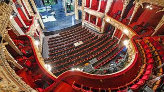 Blick in den leeren Zuschauersaal des Theaters "Berliner Ensemble".(Quelle: dpa/Jens Kalaene)