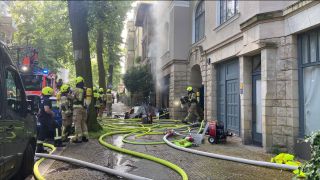 Feuerwehreinsatz bei Brand in Berlin-Steglitz am Pfingstmontag