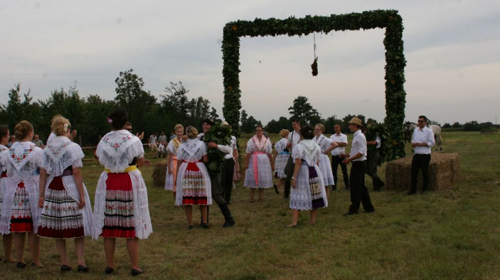 Festival der sorbischen/wendischen Kultur 2016 in Jänschwalde: Wendische Erntebräuche vorgestellt (Quelle: Nowy Casnik)