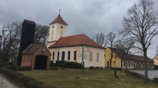 Die Kirche von Nassenheide- im historischen Ortskern, Bild: Antenne Brandenburg/Claudia Baradoy
