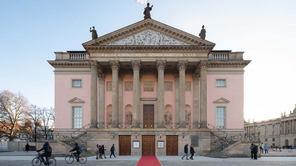 Staatsoper Berlin Außenansicht Credits: Staatsoper Unter den Linden / Marcus Ebener