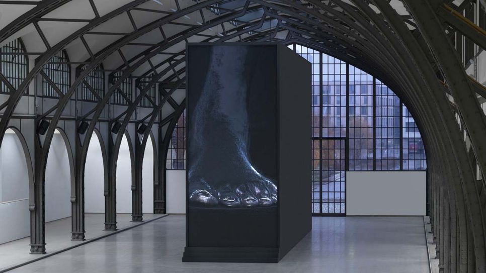 Sandra Mujinga, I Build My Skin with Rocks, 2022_Ausstellungsansicht_Hamburger Bahnhof – Nationalgalerie der Gegenwart_foto: Jens Ziehe
