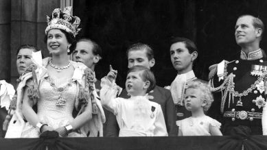 Elisabeth II erscheint auf dem Balkon des Buckingham Palace ©
