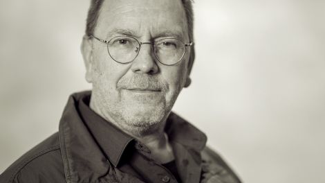 René Pollesch, Dramatiker und Theaterregisseur, im Schauspielhaus Nürnberg, Oktober 2020; © picture alliance/dpa/Daniel Karmann