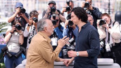 Francis Ford Coppola und Adam Driver posieren für die Fotografen in Cannes © picture alliance / Vianney Le Caer/Invision/AP | Vianney Le Caer