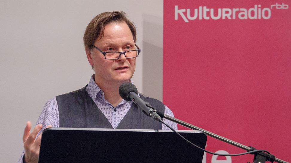 Walter Serner Preis 2018 - Preisverleihung am 10. Dezember im Literaturhaus Fasanenstraße, hier: Rolf-Bernhard Essig; © Thomas Ernst