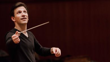 Cornelius Meister, Dirigent; © Marco Borggreve