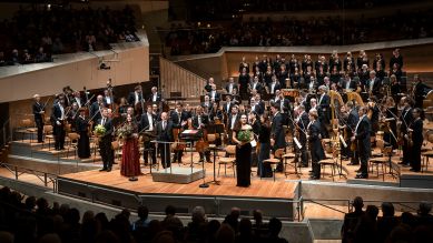 François-Xavier Roth dirigiert die Berliner Philharmoniker (mit Isabelle Faust, Anna Prohaska, Adèle Charvet), 20.10.2022 © Stephan Rabold