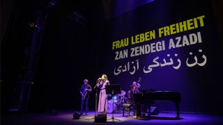 Berliner Ensemble: Frau Leben Freiheit © Moritz Haase