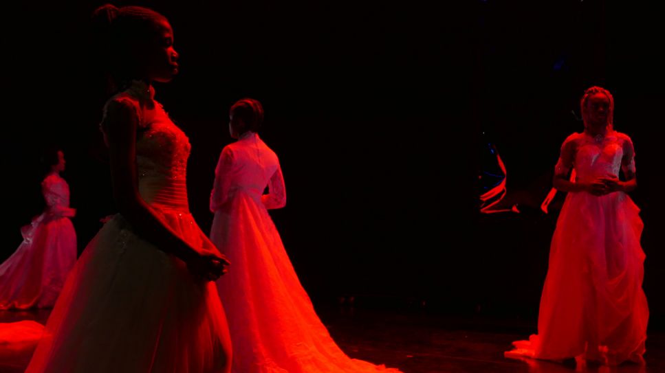 Volksbühne: The Visitors – Choreografie von Constanza Macras; © Manuel Osterholt