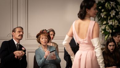 Mrs. Harris und ein Kleid von Dior © Universal Pictures International Germany