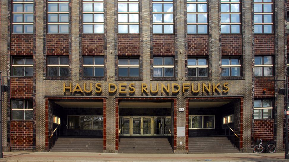 Das Haus des Rundfunks vom rbb an der Masurenallee in Berlin. (Quelle: rbb/Hanna Lippmann)