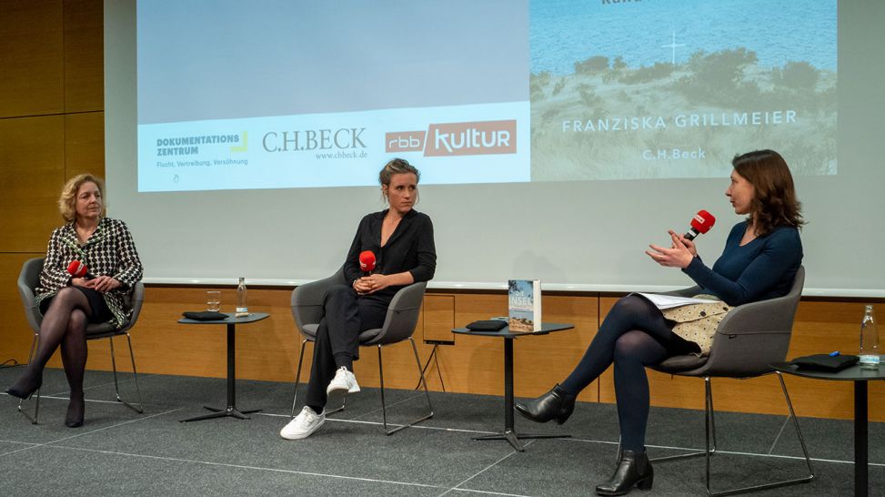 Buchpremiere – Die Insel | Angelika Nussberger, Franziska Grillmeier und Natascha Freundel im Gespräch © Thomas Ernst