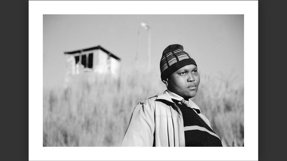 Zanele Muholi, Busi Sigasa, Braamfontein, Johannesburg, 2006 © Zanele Muholi, Mit Genehmigung der Künstler*in und von Stevenson, Kapstadt/Johannesburg und Yancey Richardson, New York