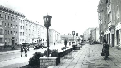 Eisenhüttenstadt, Straße des Komsomol im II. Wohnkomplex, Ende der 1950er Jahre; Foto: Walter Fricke © Stadtarchiv Eisenhüttenstadt