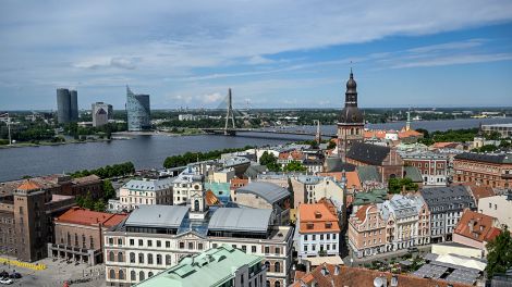 Blick über die Altstadt von Riga und den Fluss Düna; © dpa/Britta Pedersen