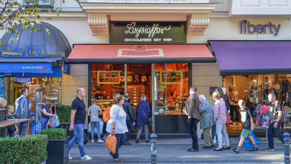Einkaufsläden in der Steglitzer Schloßstraße. Quelle: imago images