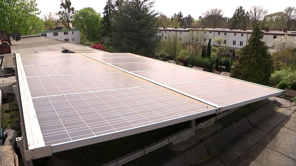 DER TAG - Klimafreundliches Quartier - Papageiensiedlung Zehlendorf mit Solaranlage