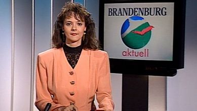 Manuela Böttcher in der ersten BRANDENBURG AKTUELL SENDUNG 2. Mai 1992, Quelle: ORB