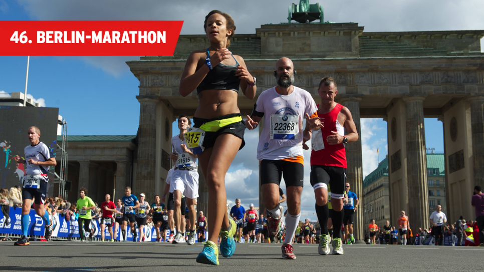 Schriftzug "46. Berlin-Maraton" und Läufer des Marathons (Quelle: rbb/imago images/Camera 4)