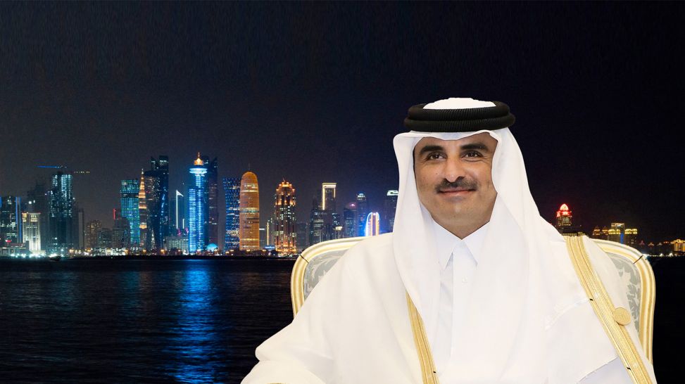 Emir von Katar vor Skyline von Doha (Quelle Skyline: picture alliance / DPPI media; Quelle Emir: picture alliance / AA)