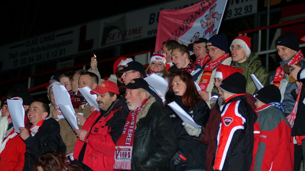 2003, 23.12. : Weihnachtssingen beim 1. FC Union in der Alten Försterei