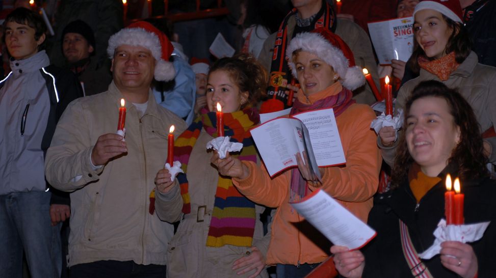 2006, 23.12.: Weihnachtssingen beim 1. FC Union in der Alten Försterei