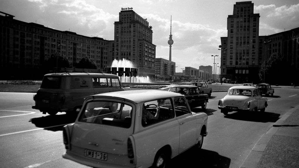 Strausberger Platz; Foto: IMAGO / frontalvision.com