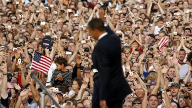 Barack Obama (USA/Demokraten) und Publikum anlässlich seiner Rede in Berlin am 24.7.2008. Quelle: imago/Fabian Matzerath