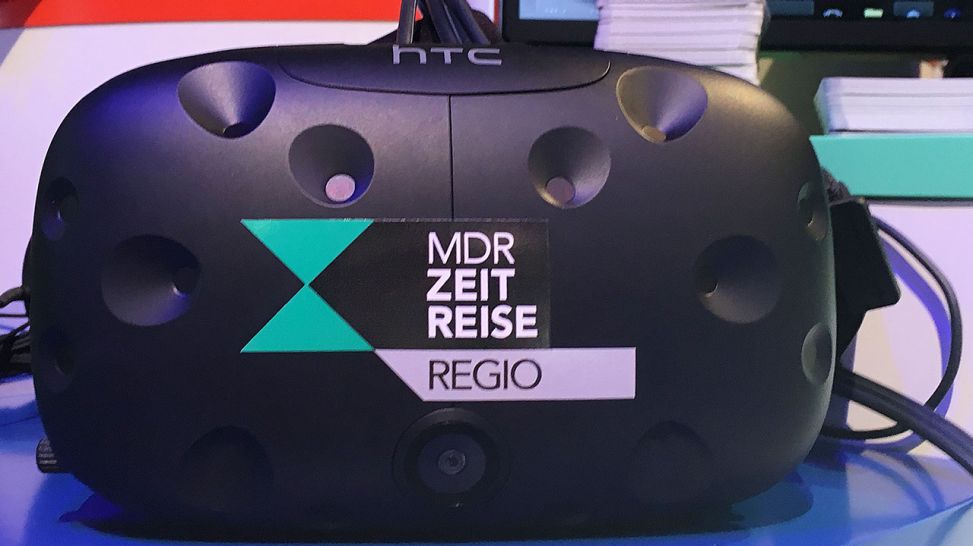 Virtual Reality mit der MDR Zeitreise-Brille (Quelle: rbb/Daniel Schwertfeger)