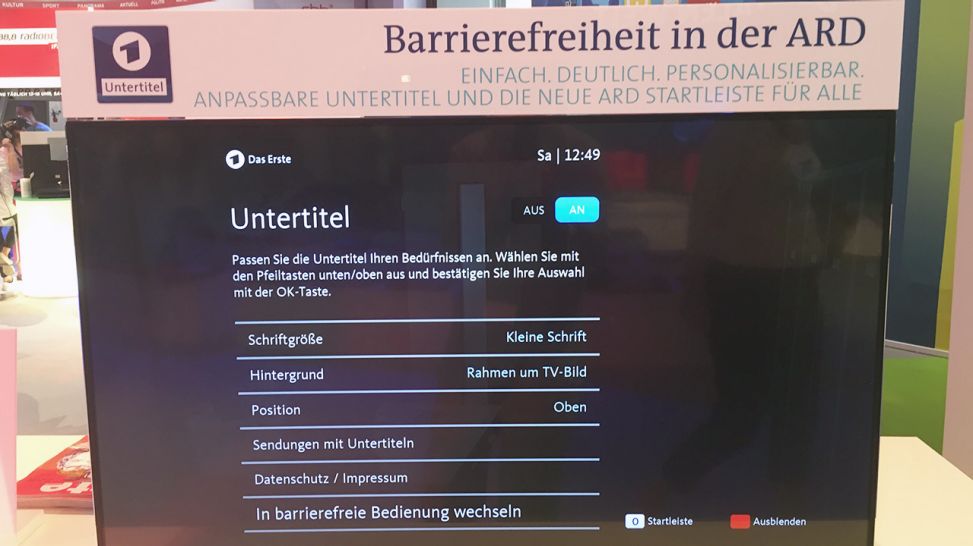 Fernseher mit Aufschrift "Barrierefreiheit in der ARD" (Quelle: rbb/Daniel Schwertfeger)