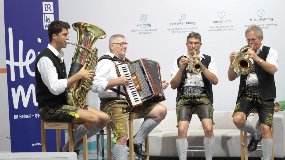 Die 4 Hinterberger Musikanten Heimat auf der IFA 2018 (Quelle: rbb/Julia Vogel)