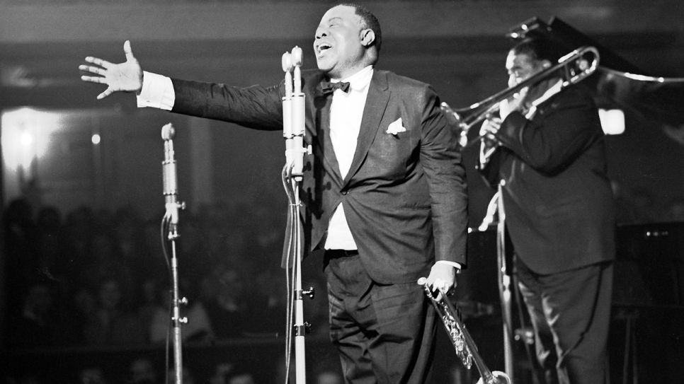 Der armerikanische Jazzer und Sänger Louis Armstrong hier auf der Tournee durch die kommunistischen länder (CSSR, danach DDR) am 12.03.1965, Quelle: mago/CTK Photo, 1965