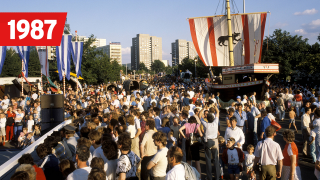 Straßenfest zur 750 Jahrfeier in Berlin Ost, Schriftzug mit der Jahreszahl 1987 (rbb Grafik), Bild: imago images/Werner Schulze