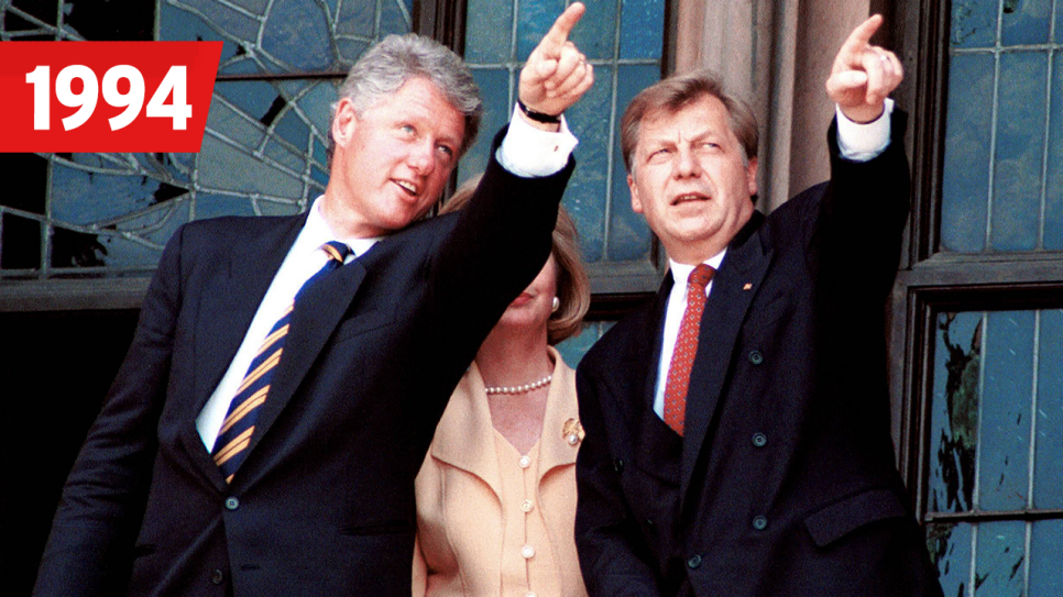 V.l.n.r.: Präsident Bill Clinton mit Ehefrau Hillary Rodham Clinton (beide USA), Eberhard Diepgen (GER/CDU/Regierender Bürgermeister Berlin) in Berlin, Bild: imago images / photo2000