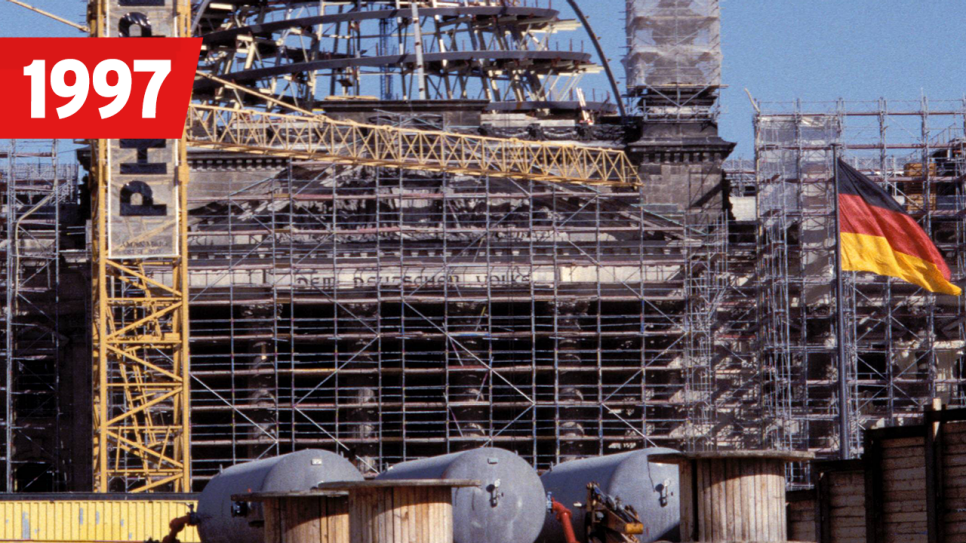Umbau des Reichstages - Errichtung der Kuppel, Bild: imago images / Rüttimann