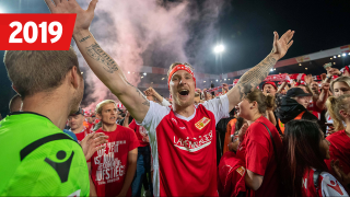 Berlin, 27.05.2019, Union Berlin steigt zum ersten Mal in die Bundesliga auf Fans im Innenraum feiern mit Union Sebastian Polter (Union, Nr. 09) , Bild: IMAGO / Camera 4