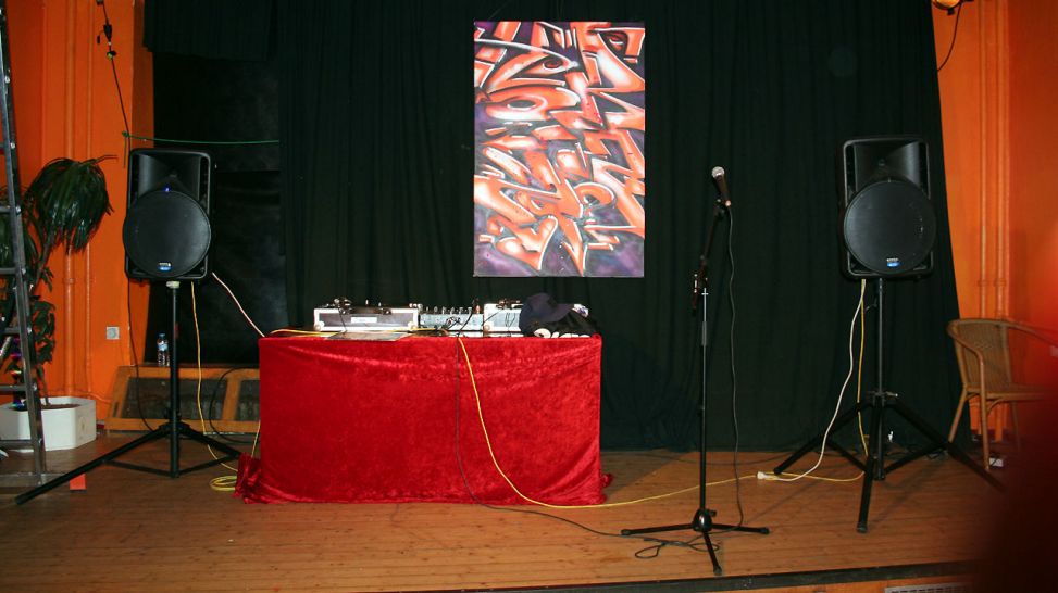 DJ-Pult im Kreuzberger Jugendclub Naunynritze, Foto: Karin Laubenstein/ rbb