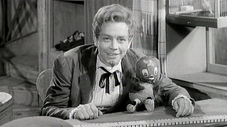 Pittis erster Auftritt im "Abendgruß" aus der Folge "Pittiplatsch will nicht schlafen gehen" 1962 (Bild: picture alliance/dpa/rbb/ARD)