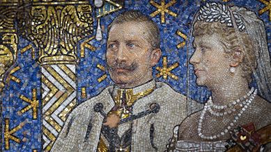 Das Mosaik in der Gedenkhalle zeigt Wilhelm II. und Auguste Viktoria. © rbb/Andreas Christoph Schmidt
