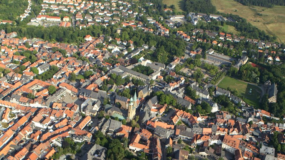 Luftbild der Stadt Goslar im Harz. Quelle: rbb